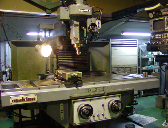 NCフライス盤牧野フライス製 BNI-85