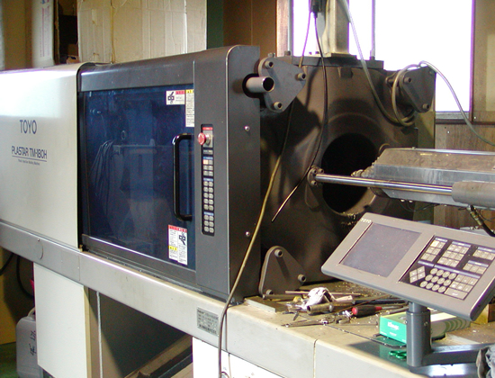 射出成形機東洋機械金属製 TM-180H